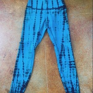 Lululemon Athletica Blue Tie-Dye Leggings